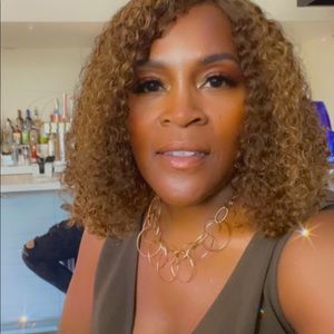 Meet your Posher, Natasha